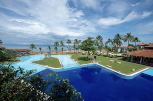 Club Hotel Dolphin's pool and grounds in Negombo.