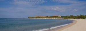 Pasikuda's shallow bay and reef line during the shoulder season.
